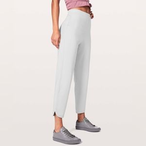 Lululemon Every Moment Pant 26” Size 6 Light Gray